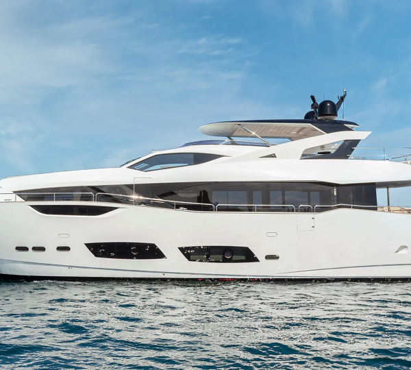 Luxury yacht ANNA-LIZA G