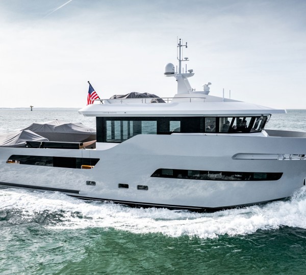 Luxury yacht AVONTUUR