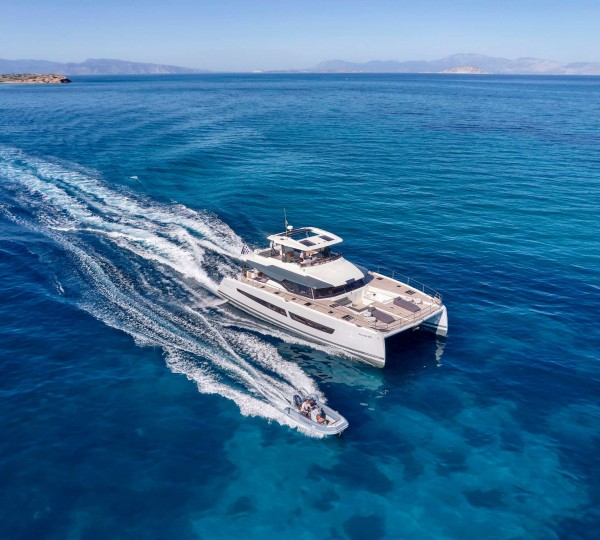 Luxury yacht CHRISTAL MIO