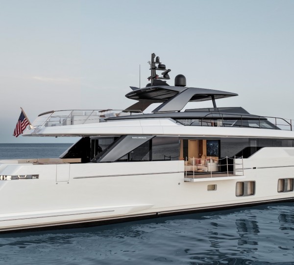Luxury yacht MONTAÑA