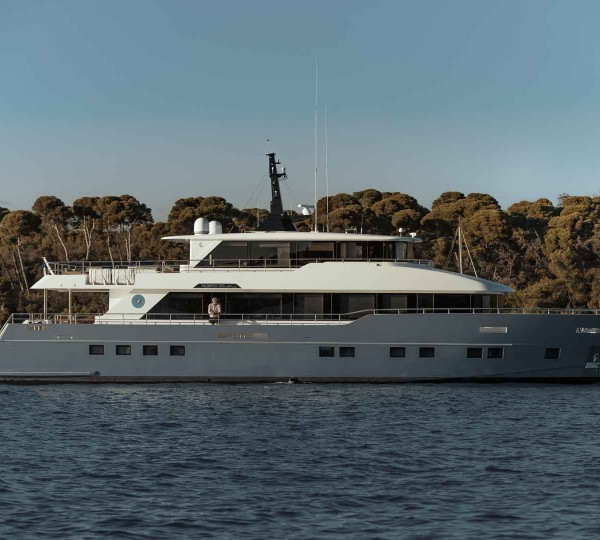 Super yacht LULWAH T