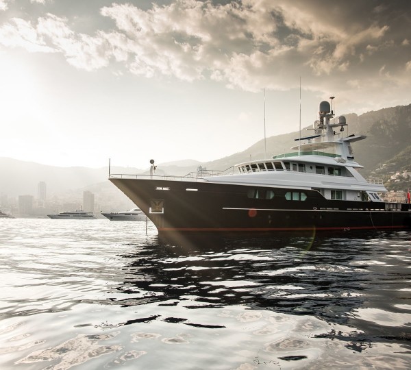 Super yacht V6 (ex Tytti, T6, Tyr)