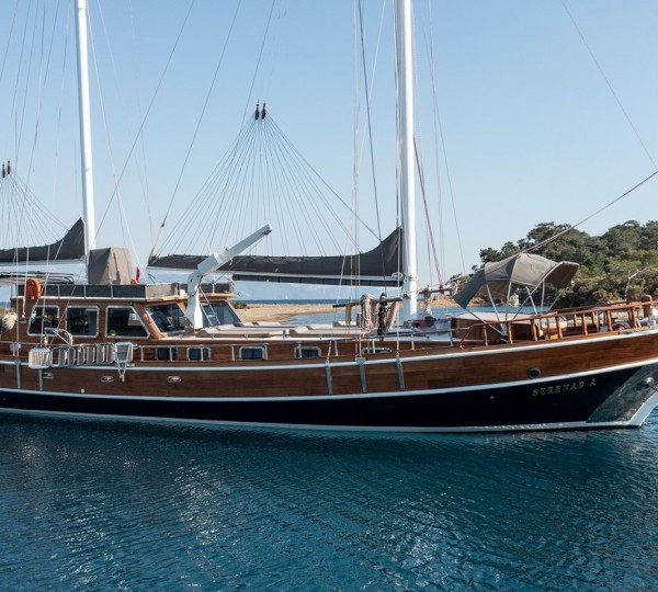 Luxury yacht SERANAD A