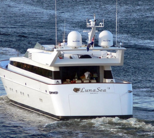 Motor yacht LUNASEA