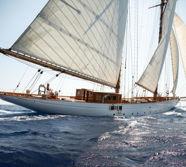 Sailing yacht NAEMA