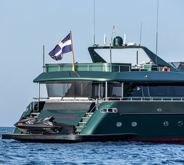 Super yacht CAN'T REMEMBER