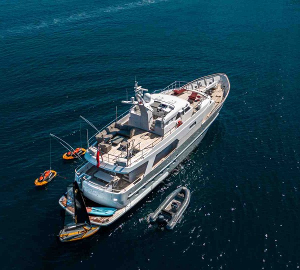 Luxury yacht HELLIAD III