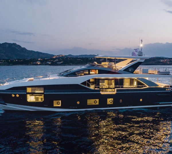 Luxury yacht MAREA LA NAUTICA