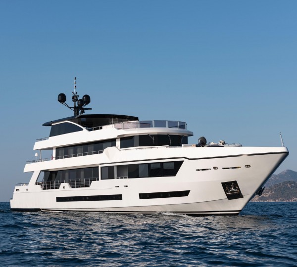 Motor yacht ADAMARIS