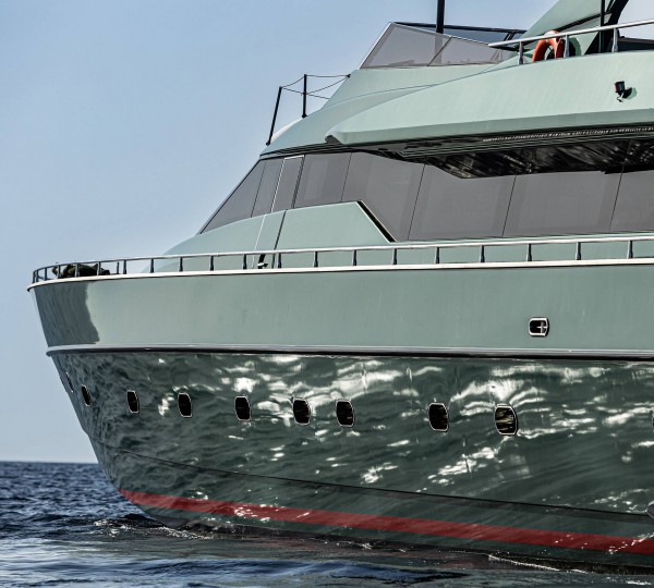 Motor yacht CAN'T REMEMBER