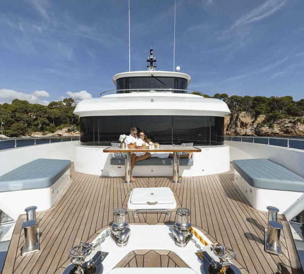 Motor yacht LULWAH T