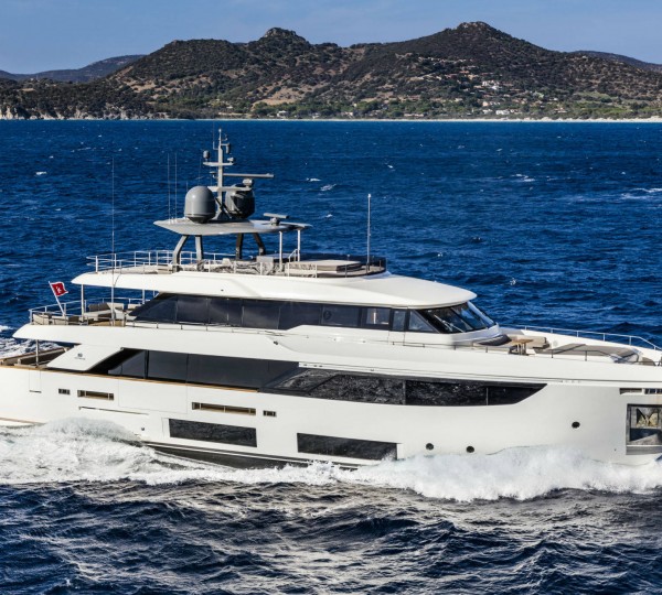 Motor yacht MODO MIO (sistership)