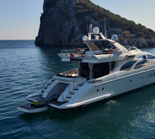 Super yacht OBSIDIAN