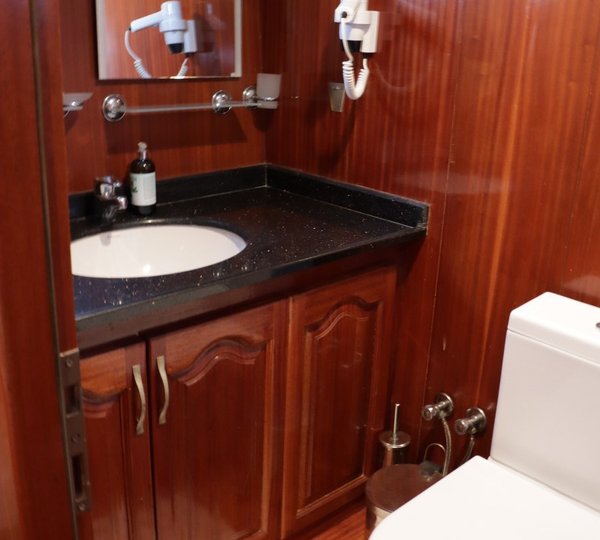 Guest ensuite