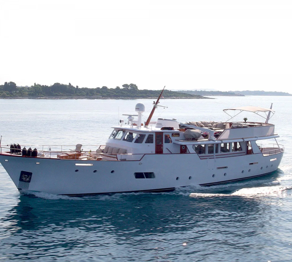 Classic Motor Yacht SISSI