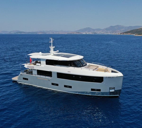 Explorer Yacht HEKATE