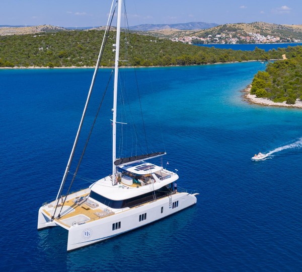 Luxury Catamaran HONEYBIRD