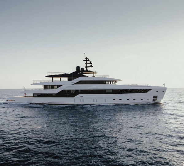 Luxury Yacht ALMAX