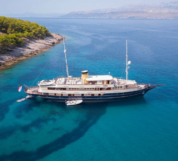 Luxury Yacht CASABLANCA