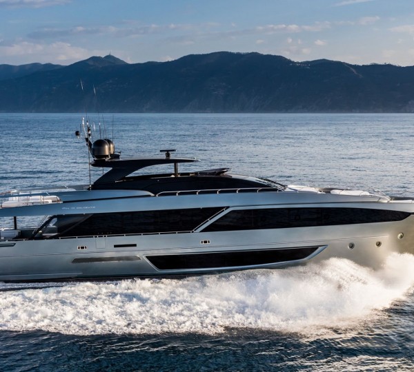 Luxury Yacht DON'T WORRY