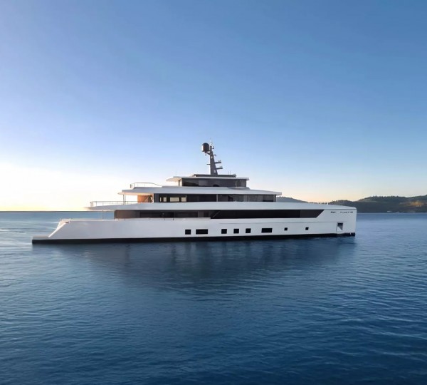 Luxury Yacht FANTASY