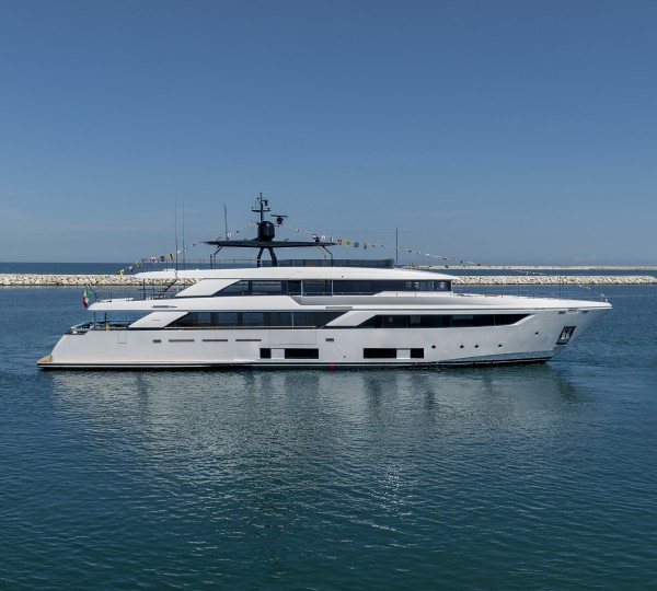 Luxury Yacht FELICITY