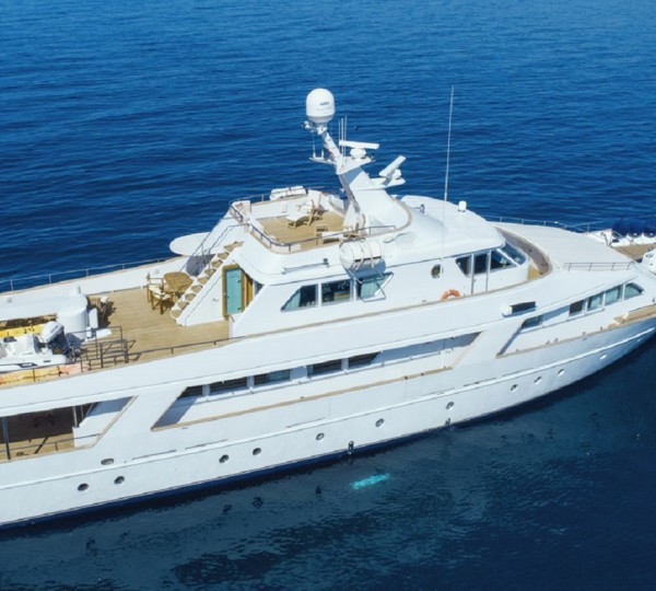 Luxury Yacht FREEMONT