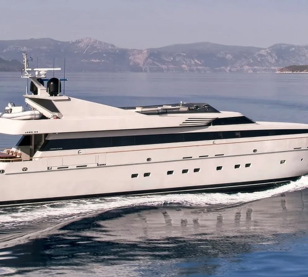 Luxury Yacht KINTARO