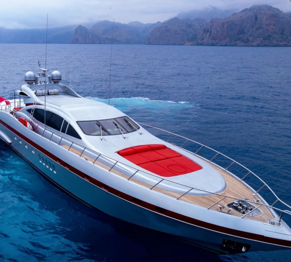 Luxury Yacht LA DIGUE