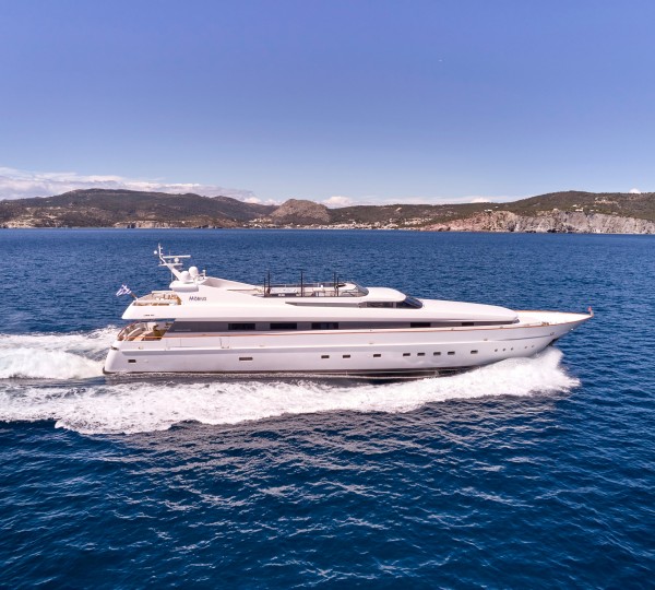 Luxury Yacht MOBIUS