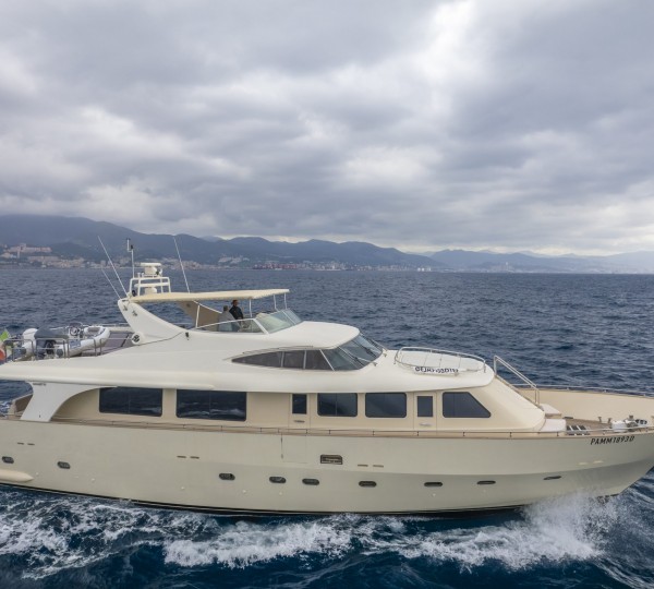 Luxury Yacht NEWFIELD