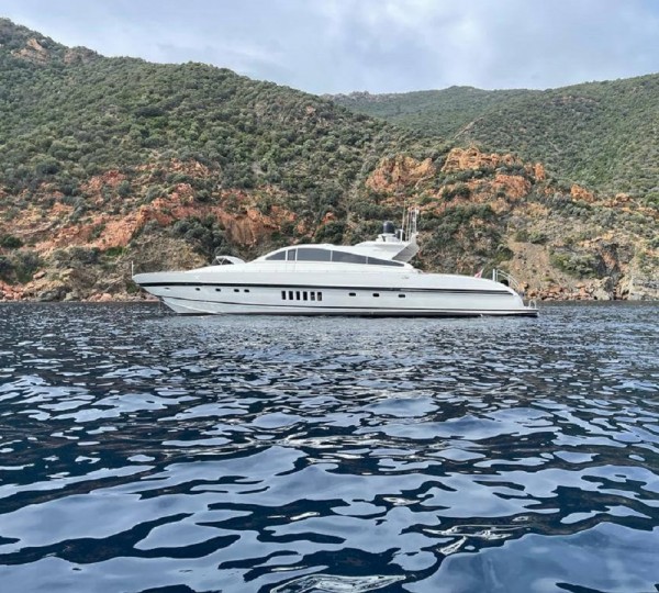 Luxury Yacht NOTORIOUS