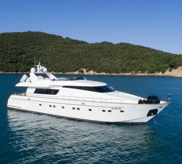Luxury Yacht PHENOMENA