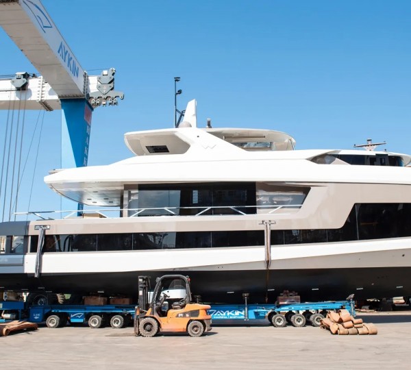Luxury Yacht WATERLILY
