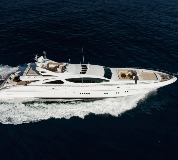 Luxury Yacht From MANGUSTA