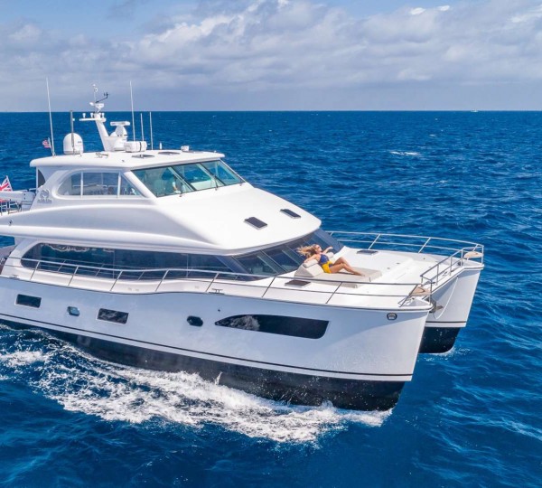 Motor Catamaran MUCHO GUSTO