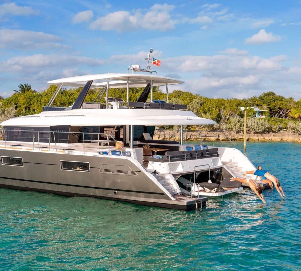 Motor Catamaran ULTRA 64