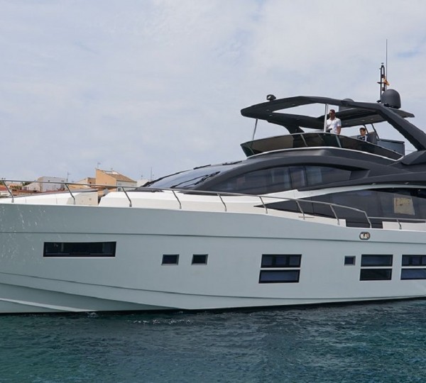 Motor Yacht BISCAYNE