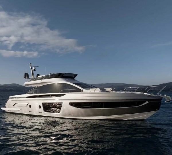 Motor Yacht DIVINA