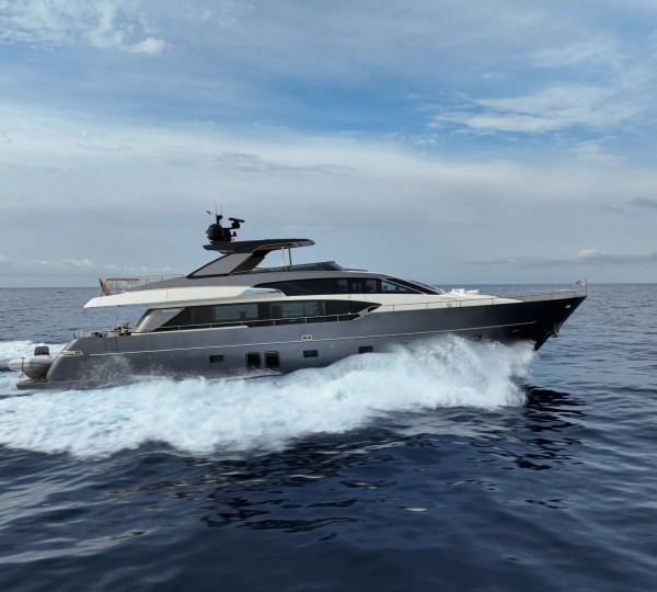 Motor Yacht TWIN FISH