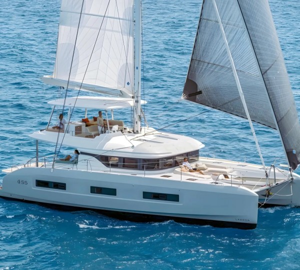 Sailing Catamaran ALMOSTA ROAD