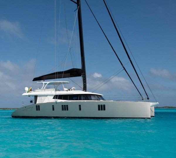 Sailing Catamaran INDABLUE
