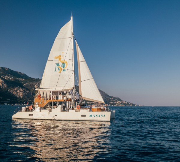 Sailing Catamaran MANANA