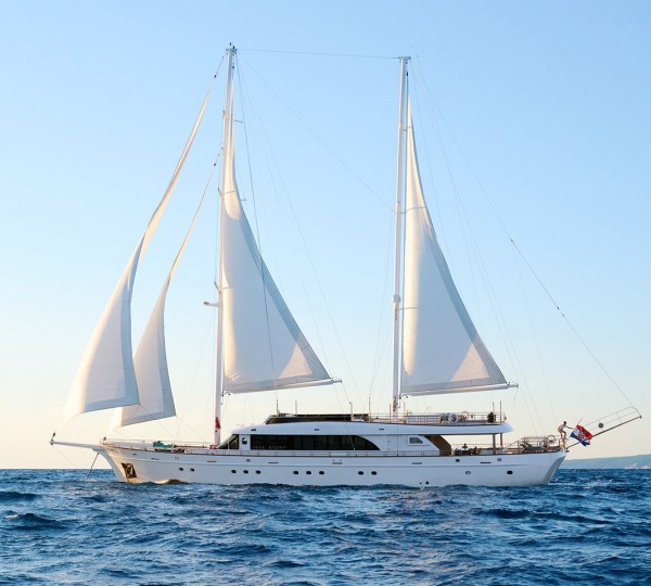 Sailing Yacht CATALEYA