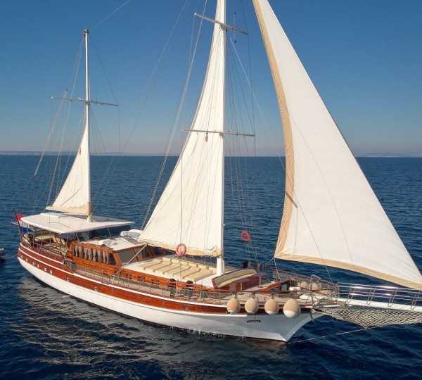 Sailing Yacht LINDA