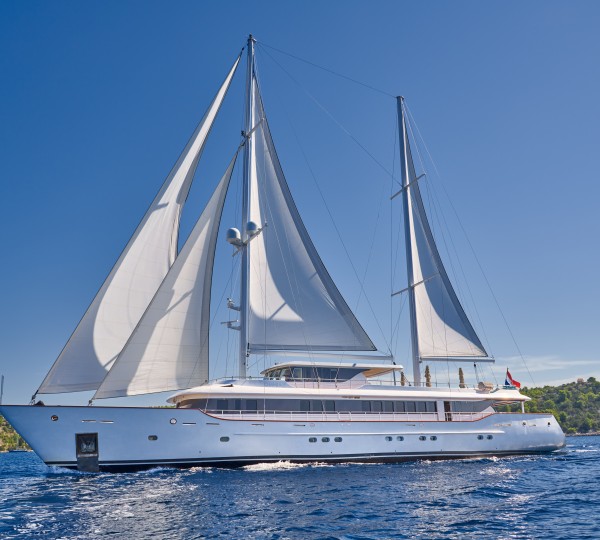 Sailing Yacht OMNIA