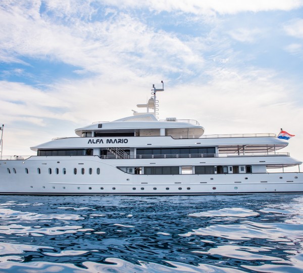 Superyacht ALFA MARIO