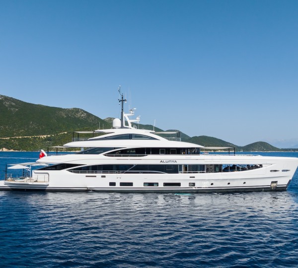 Superyacht ALUNYA