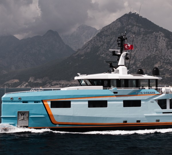 Superyacht FIVE OCEANS