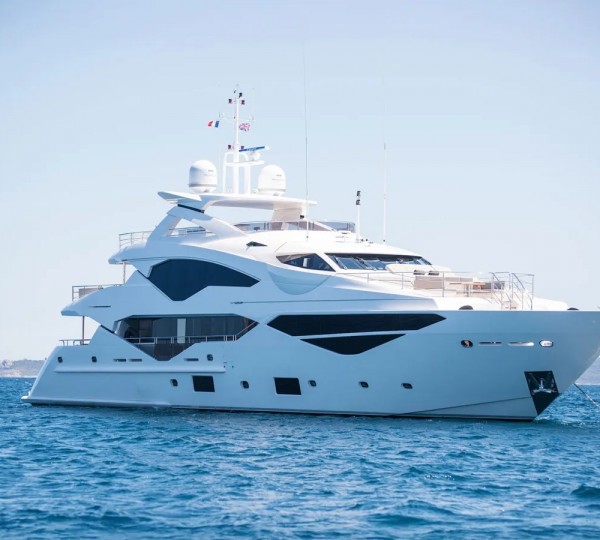 Superyacht NOAH